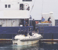 日露密輸容疑船捕捉訓練