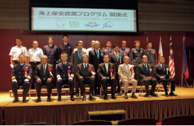 �J�u���ɂ�����֌W�@�֋y�ъe����g�Ƃ̋L�O�B�e