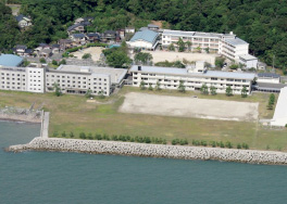 �C��ۈ��w�Z��i���Z