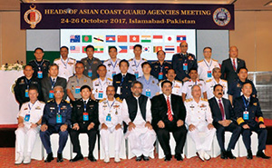 ��13��A�W�A�C��ۈ��@�֒�������W���ʐ^