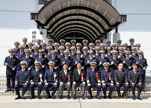 �C��ۈ���w�Z���Ɛ��ƈ��{���t������b�y�ѐΈ䍑�y��ʑ�b��ɂ��L�O�B�e