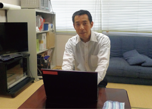 �H�� ���