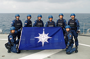 ��34���\�}���A���ӊC��h���{����