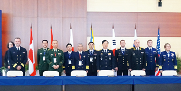 �k�����m�C��ۈ��t�H�[�����̗l�q�i���F�E���W�I�X�g�N�j