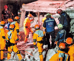 ���ۋً}�������̊����i����29�N9�����L�V�R�n�k�E�|�󂵂��Ɖ��ł̊����jJICA��