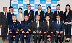 �Ó�H�ȑ�w�ł̏��񋟊J�n��