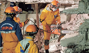 ���ۋً}�������~���`�[���̊����i����29�N ���L�V�R�ɂ�����n�k�ЊQ�Ή��j JICA��