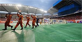 �C���0�i�[���j�A118�ԁA�C��ۈ�����W�̃A�s�[��