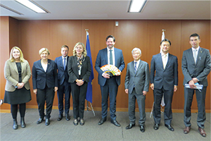 ���B�c��c���c�Ƃ̈ӌ������i�����j