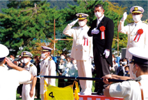 石井国土交通副大臣分隊行進視閲