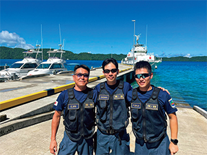 �h������