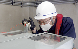 �C�m������