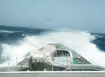 大時化のインド洋