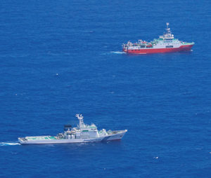 �O���C�m�����D�ɒ��~�v�����s�������D