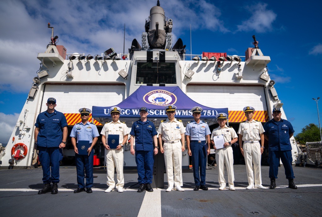 下船式集合写真 (USCG、PCG及びJCG) 下船式集合写真 (USCG、PCG及びJCG)