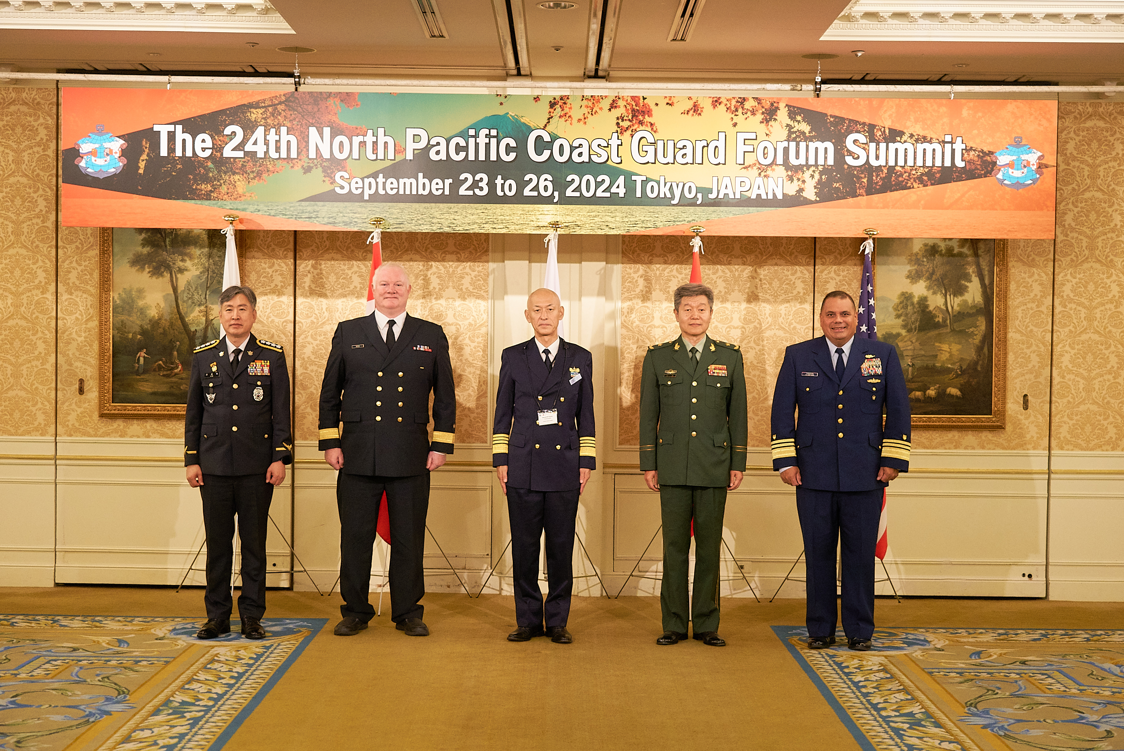 各国機関長官級集合写真 各国機関長官級集合写真