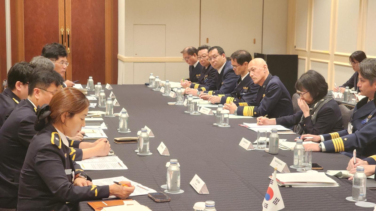 日韓長官級協議の様子 日韓長官級協議の様子