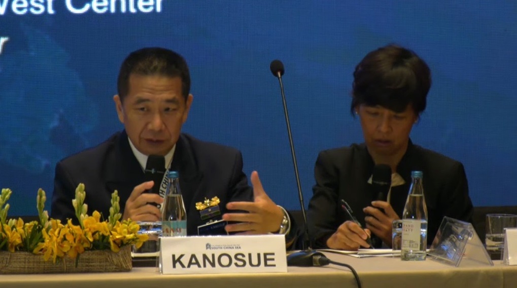 パネル1での発言の様子 パネル1での発言の様子